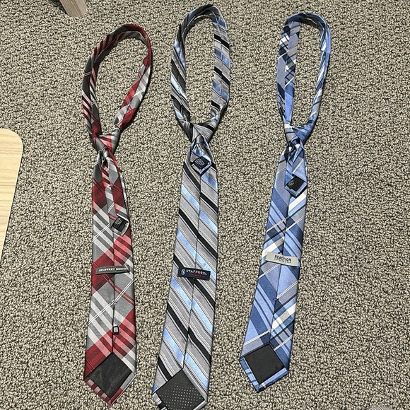 Bundle! Men’s Ties. Geoffrey Beene, Stafford Performance, Kenneth Cole Reaction - Picture 3 of 3